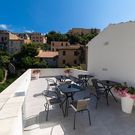 Numisia Guest House Terracina Eksteriør billede