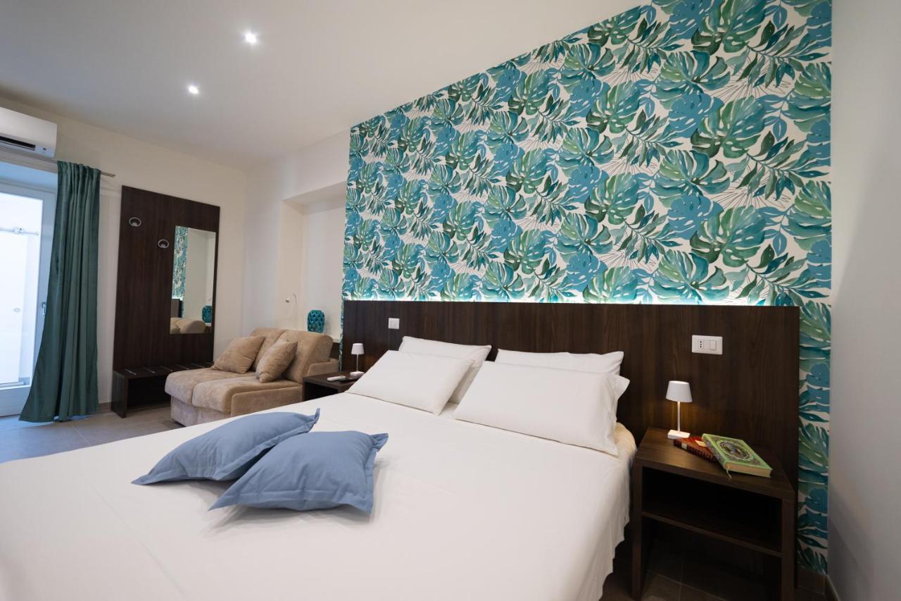 Numisia Guest House Terracina Eksteriør billede