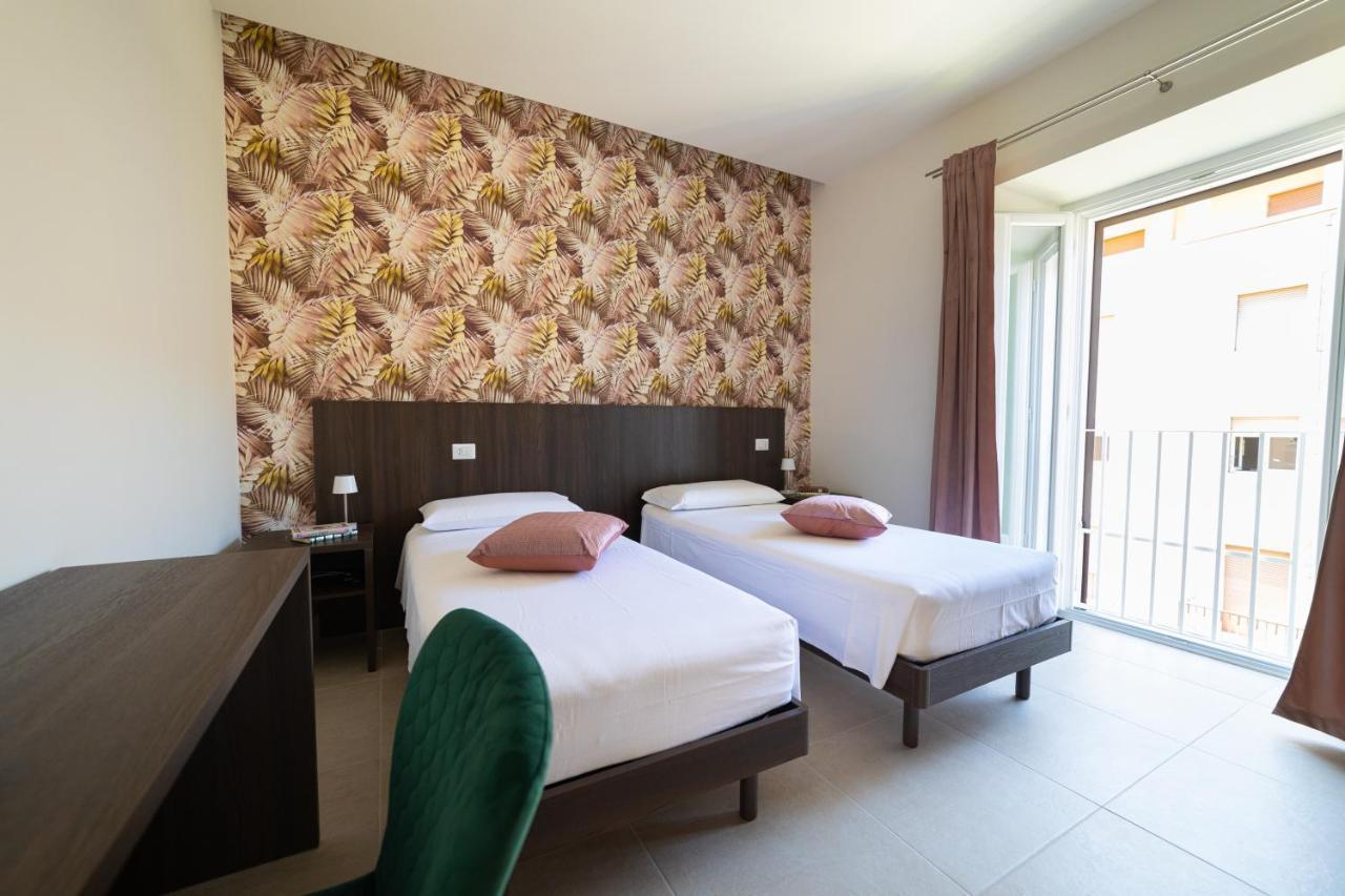 Numisia Guest House Terracina Eksteriør billede