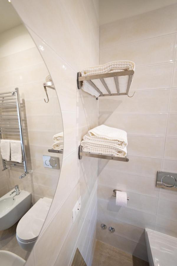Numisia Guest House Terracina Eksteriør billede