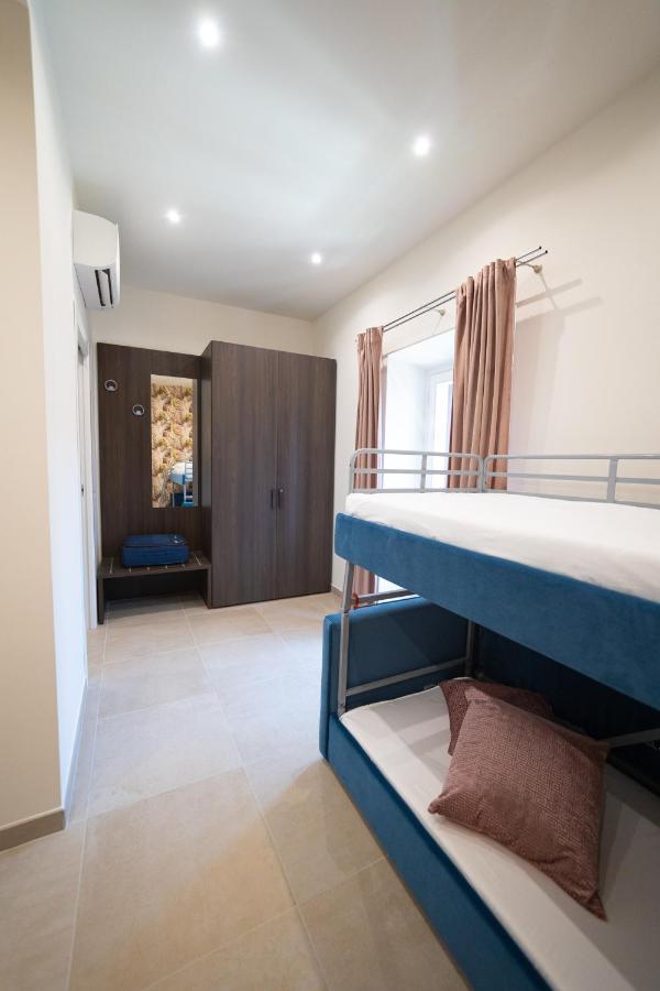 Numisia Guest House Terracina Eksteriør billede