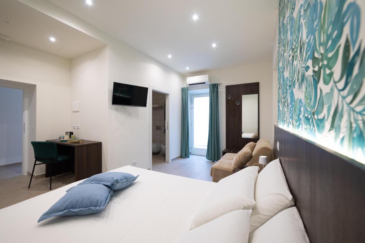 Numisia Guest House Terracina Eksteriør billede