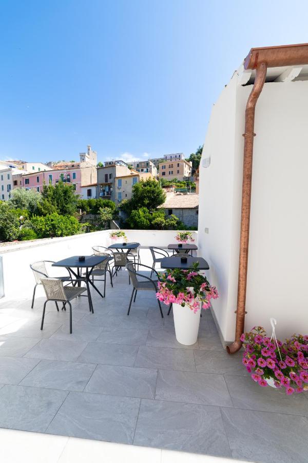 Numisia Guest House Terracina Eksteriør billede