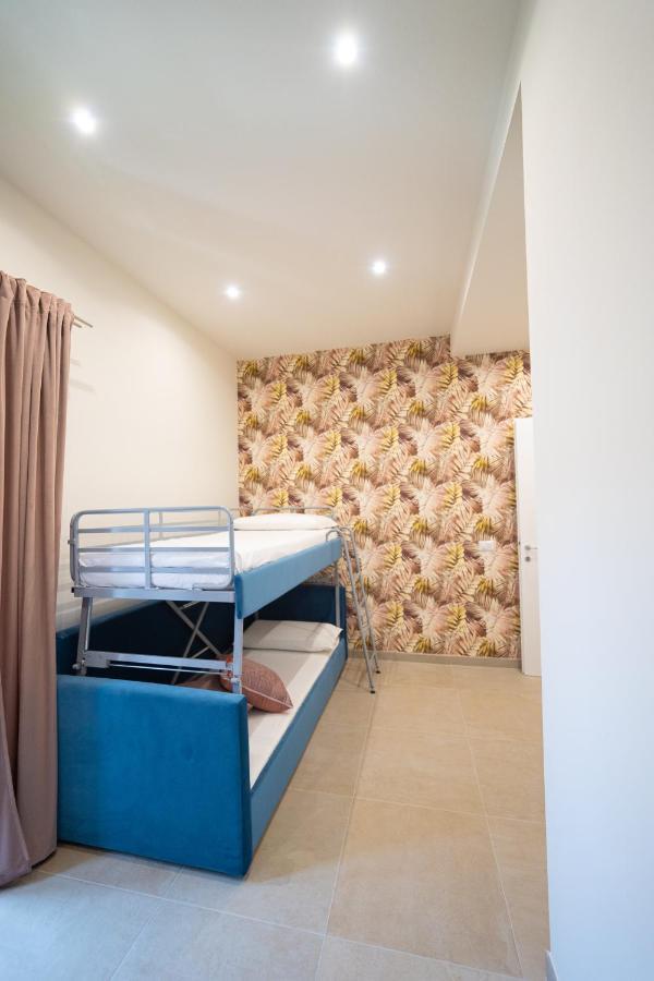 Numisia Guest House Terracina Eksteriør billede